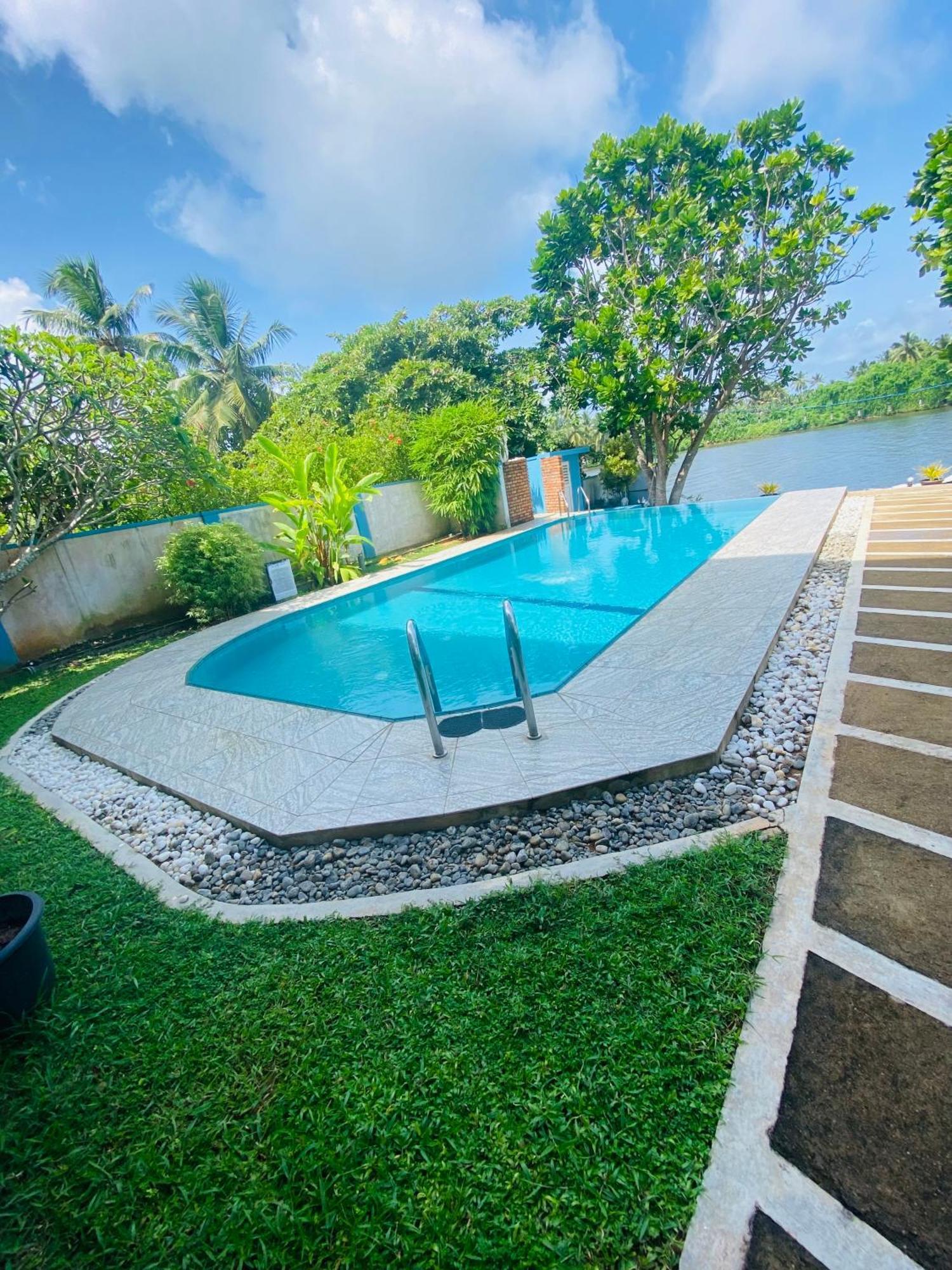 Villa Riverside Aluthgama Exterior photo